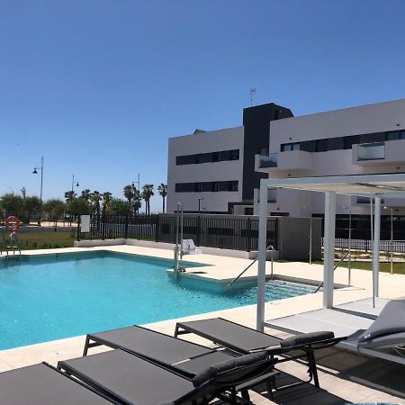 Bajo Con Jardin En Primera Linea De Playa Málaga Exterior foto